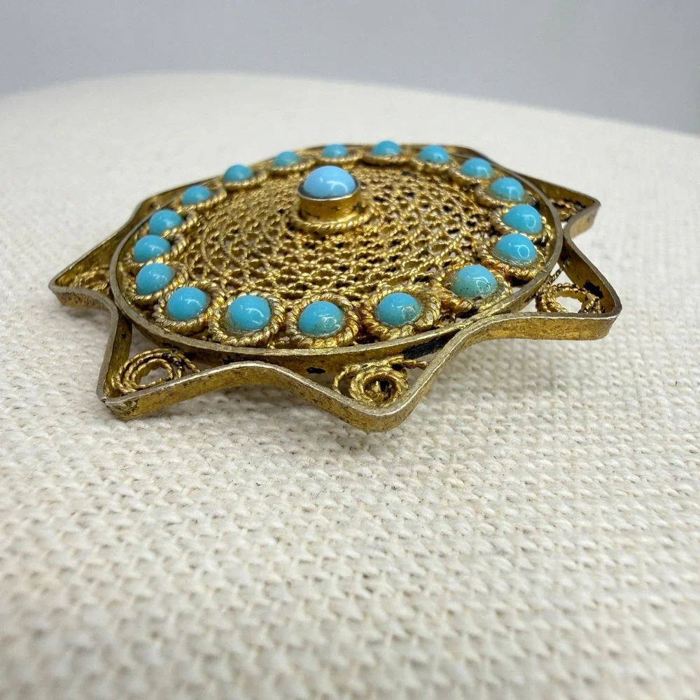 N/A intricate gold